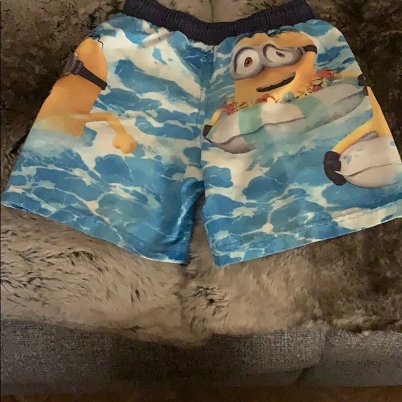 NWOT Boys swimsuit Size4/5.Mesh lining inside - Picture 2 of 3